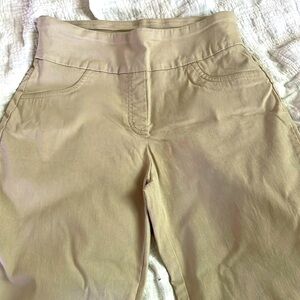 Kaki Women Mid-Rise Casual Capri Pants